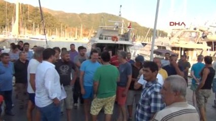 Marmarisli Bir Grup Esnaftan Büyükşehir Belediyesi'ne Tepki