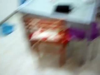 Ha combinato un guaio. Questo cane è pentito e dispiaciuto, ecco cosa fa: