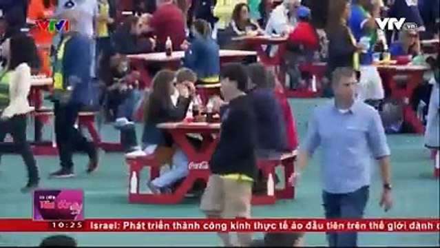 Khác với những kỳ thế vận hội trước, năm nay tại Rio đã xuất hiện một chương trình nấu ăn từ thiện mang tên RefettoRio Gastromotiva , với mục tiêu dùng các thực phẩm thừa từ Làng Olympic để cung cấp cho người nghèo đói.