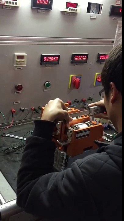 Vacuum Contactor test