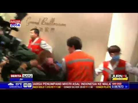 Lokasi MH370 Ditemukan, Keluarga Korban Menangis Histeris