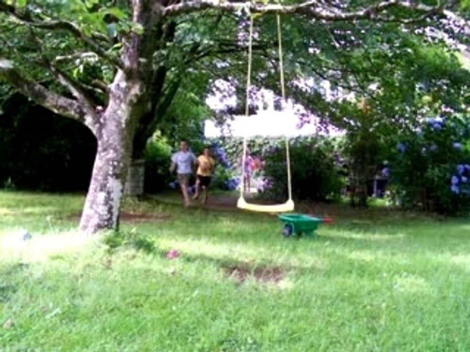 Maïwenn a peur des limaces...