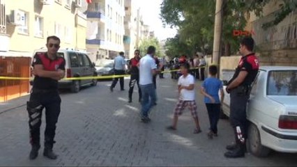 Şanlıurfa?da Genç Kadın, Kendisini Rahatsız Eden Kişiyi Vurdu