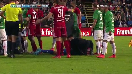 Скачать видео: Huligan stormar planen - attackerar Östersunds målvakt _ Jönköping S - Östersund 2016