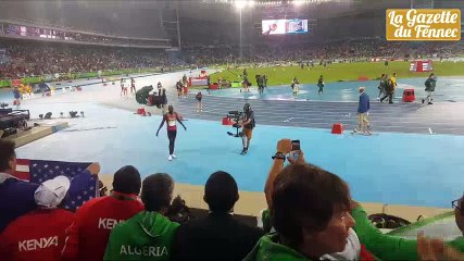 "HEYYY SAHETTTT" Makhloufi change le drapeau sous l'oeil de la délégation algérienne !