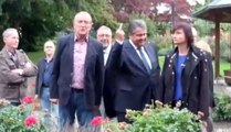 Allemagne : le vice-chancelier fait un doigt d'honneur à des militants extrémistes