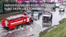 Ils profitent d'inondations pour faire du wakeboard en pleine rue