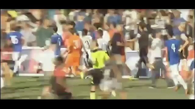 Fans invade the pitch and match is canceled - Juventus vs Juventus B 2-0 Friendly Match 2016