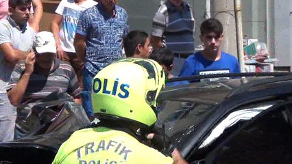 CİP KAMYONETE ÇARPTI, KAZA SONRASI ARBEDE YAŞANDI