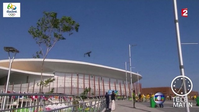 Zapping Télé du 17 août 2016 - Une caméra chute sur les spectateurs à Rio !