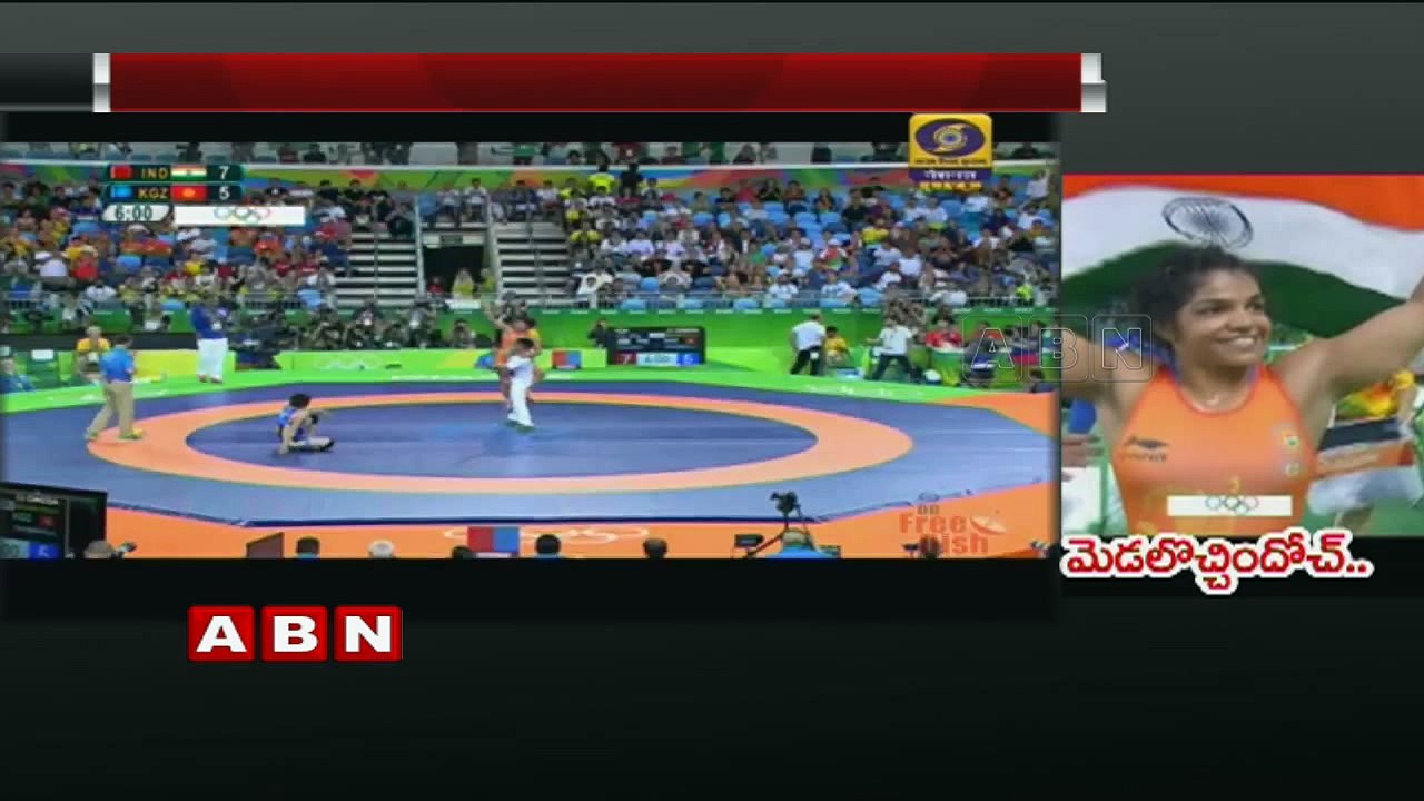 Rio Olympics Wrestler Sakshi Malik wins India's first medal