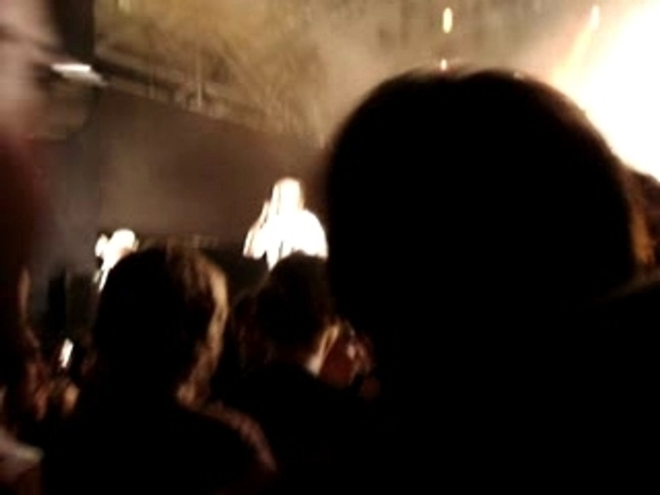 Emilie dans la fosse