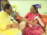 Anandiben Patel ties rakhi to CM Vijay Rupani - Tv9 Gujarati