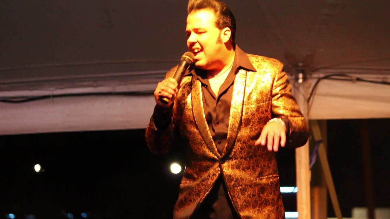 Brian Dunning sings 'You're So Square' Elvis Week 2016