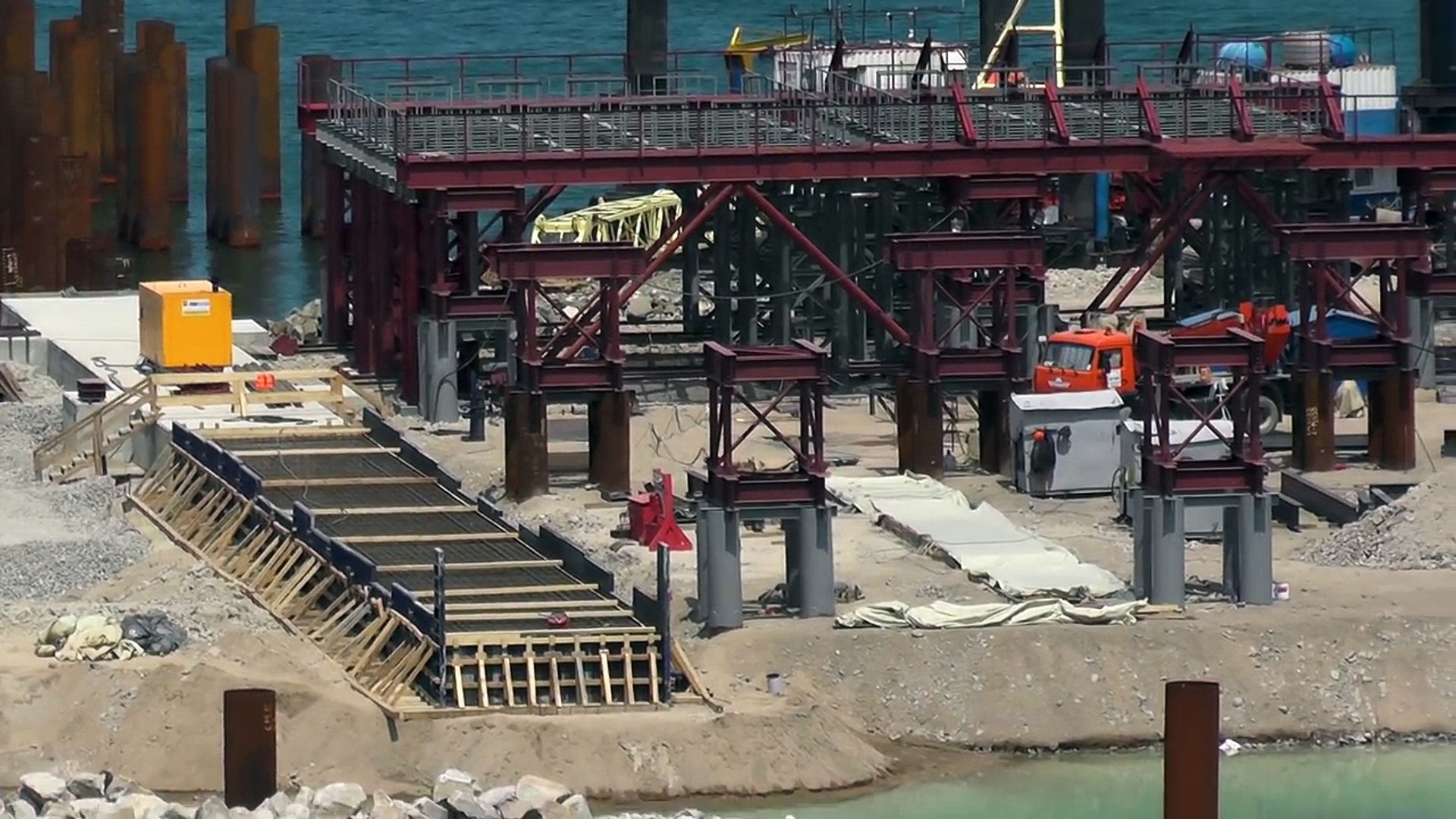 ⁣Строительство моста через Креченский пролив
