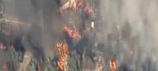 Kaliforniya'da büyük yangın: Yüzlerce ev yanarak kül oldu