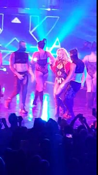Make Me - Britney Spears Live - Piece Of Me Concert Las Vegas 2016