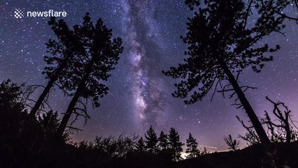 Beautiful timelapse footage of the Milky Way