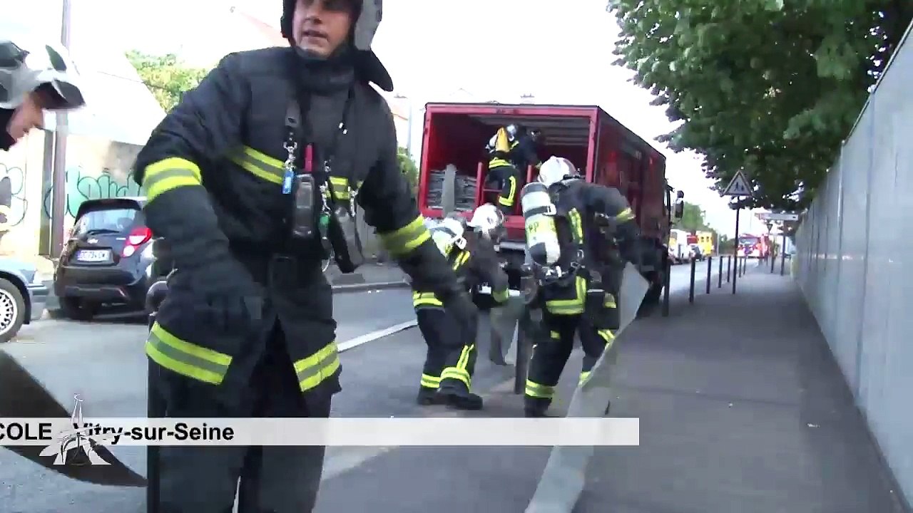Un feu se déclare à Vitry-sur-seine.