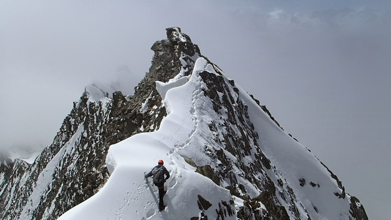 Wayne traversing snowcrest