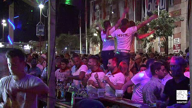 2016 - Béziers - Feria Du côté des arènes