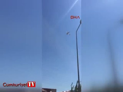 İstanbul semalarında korku dolu anlar... Uçak havada alev aldı