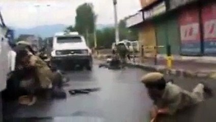 Indian Soldiers Running To Hide