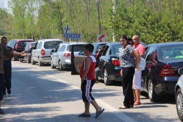 Sınır Kapılarına Türk İşçileri Akın Etti