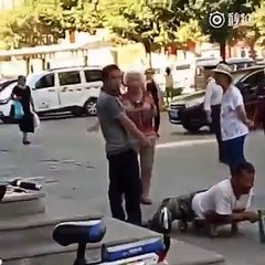 Si finge disabile, ma viene smascherato... - Video Dailymotion