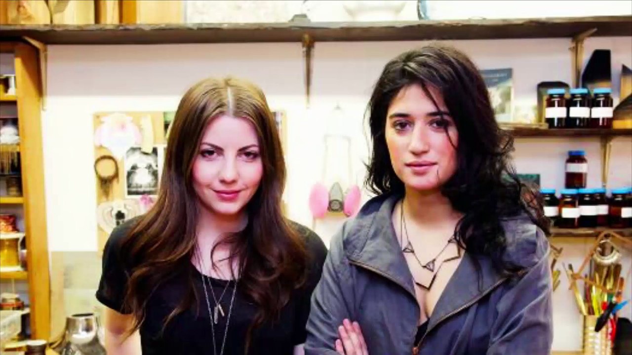 Ivanka Trump buys jewelry; company donates proceeds to Hillary Clinton