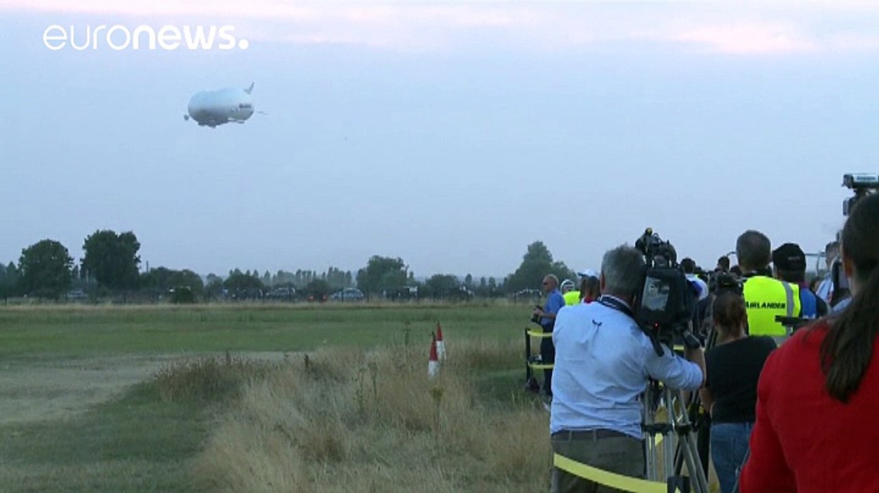Größtes Luftfahrzeug der Welt absolviert Jungfernflug