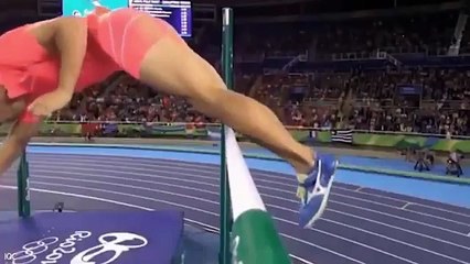 Le perchiste Hiroki Ogita fait tomber la barre avec son pénis (JO 2016)