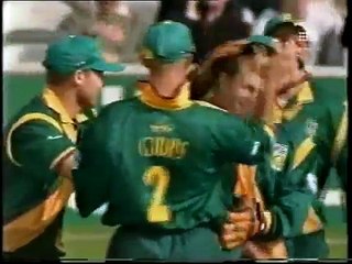 6 Jonty Rhodes miracle cricket catches