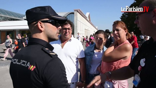 Un policier espagnol en renfort aux abords de Disneyland