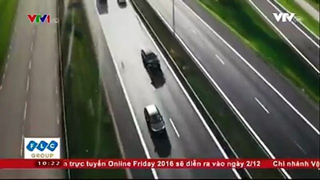 Tập đoàn sản xuất ô tô Volvo của Thụy Điển đã công bố thương vụ hợp tác trị giá 300 triệu USD với Uber - hãng cung cấp dịch vụ taxi giá rẻ toàn cầu, để phát triển dòng xe hơi tự lái.