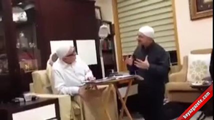 Gülen'in önünde diz çöken Akın İpek mi?