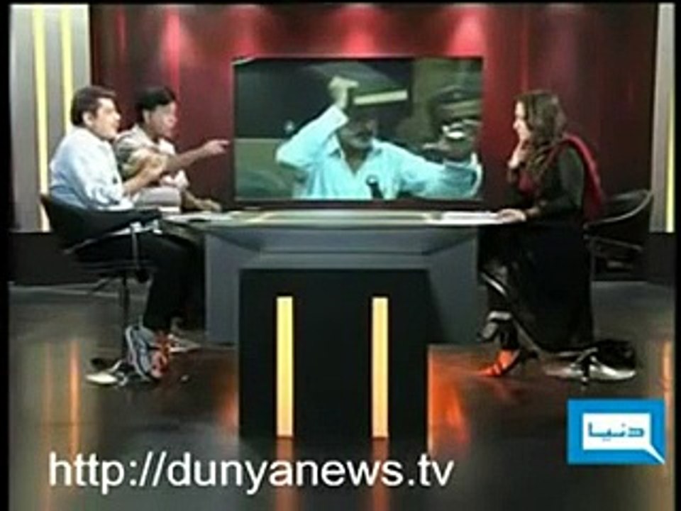 A Rare Video Of Fight Between Two Bombshells Haroon Rasheed And Mubashir Luqman