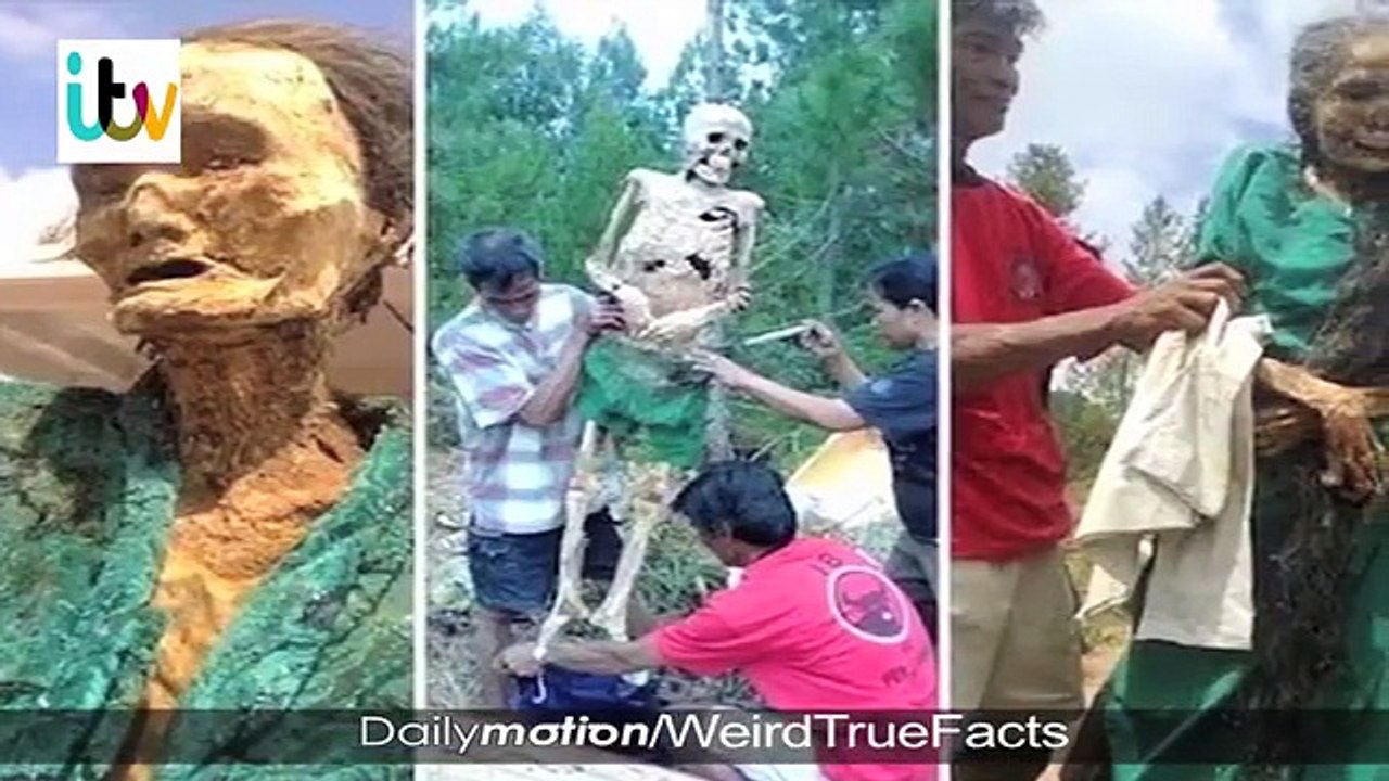 یہ شخص اپنے ماں باپ کو دفن نہیں کرتا، ناقابل یقین ویڈیو دیکھیں