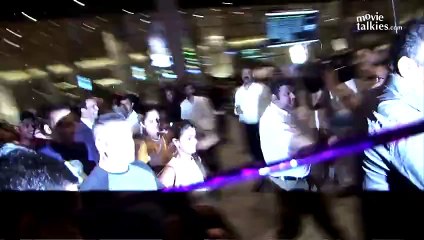 Salman Khan’s Little FAN Begs To Hold His Hand At Airport