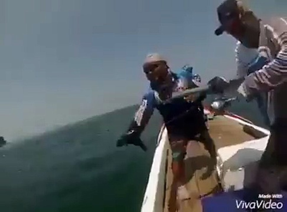 Big fish ปลาใหญ่โคตร เล่นคันเบ็ดหัก