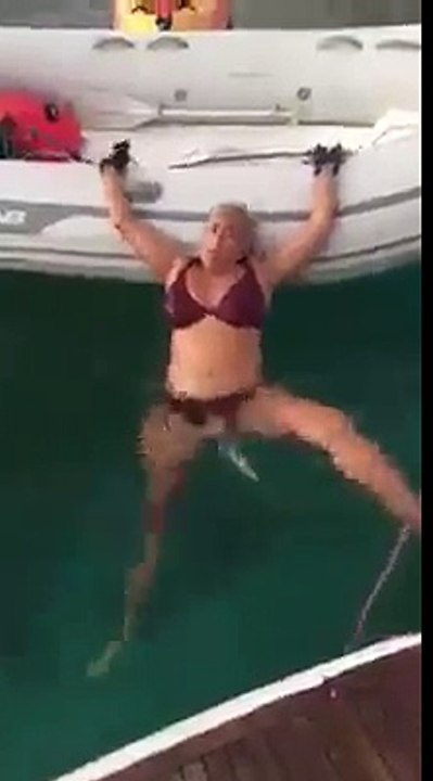 หญิงวัยชรา หนีเอาชีวิตรอด