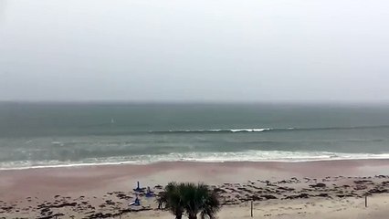 Start a storm at the beach. You never imagine what happens!