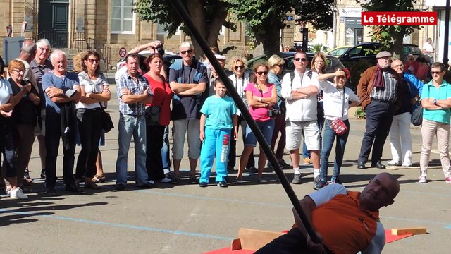 Guingamp. Une démonstration de force bretonne place du centre