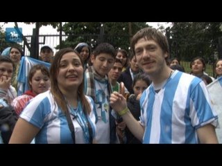 Hermanos dormem na fila e fazem festa para ver o papa