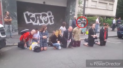 Un intégriste catholique met une patate de forain à un passant