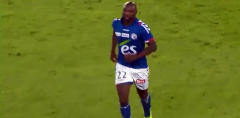 Carton Rouge pour le Capitaine de RC Strasbourg Ernest Seka VS Nimes (19.8.2016)