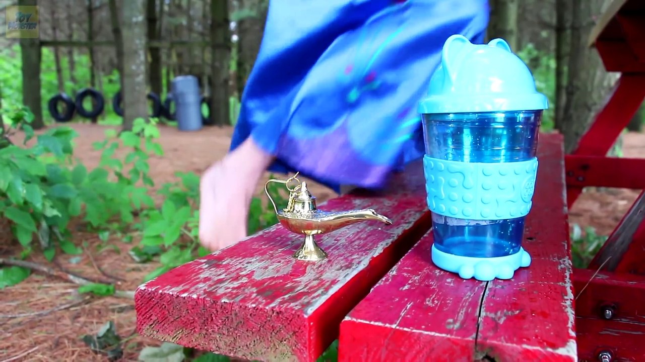 Frozen Elsa & Spiderman vs Genie! Pink Spidergirl Anna Hulk Wonder Woman Supergirl