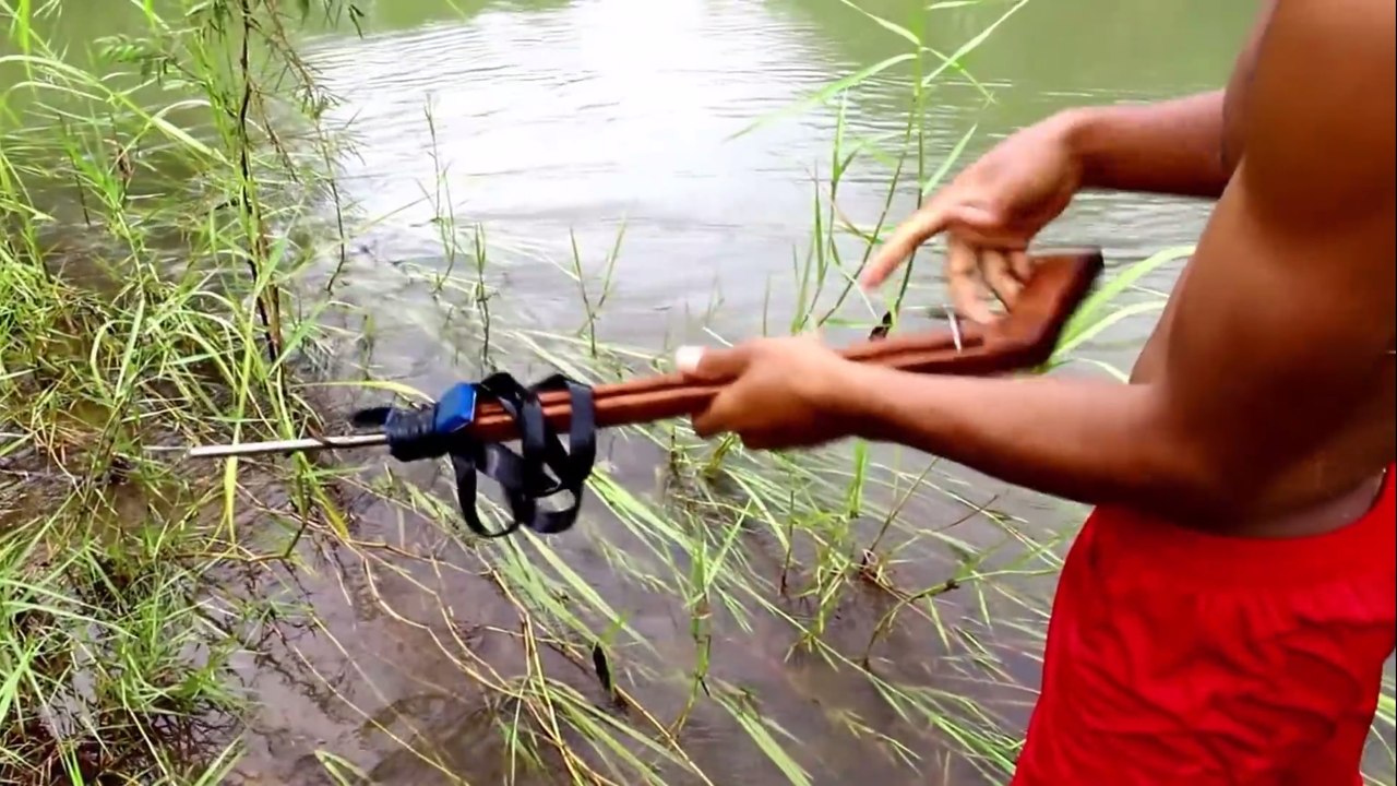 cara menombak ikan