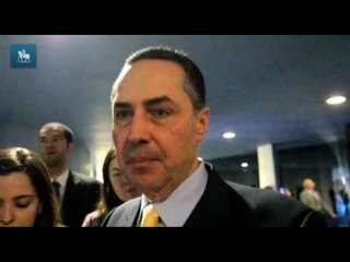 "Não podem mexer nas cláusulas pétreas", diz Barroso sobre reforma política