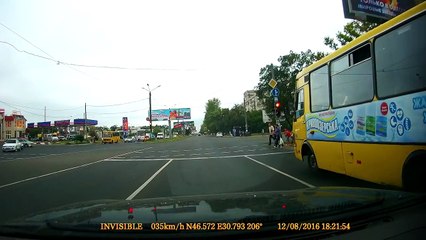 Патрульні поліції влаштували між собою гонки